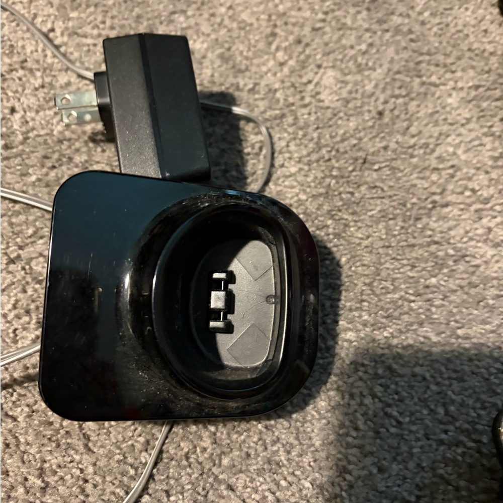 Panasonic Black Cordless Phone Set with Base and 3 remote u it’s - Chargers incl - Picture 9 of 12